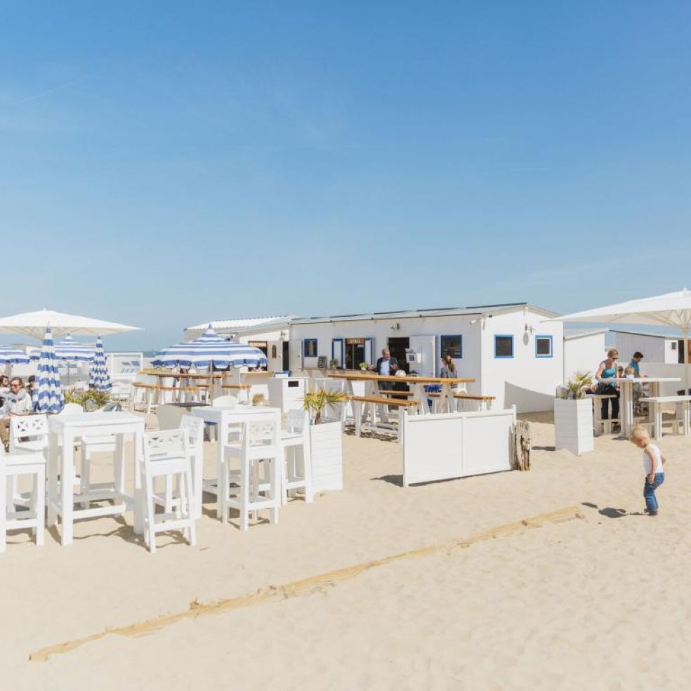 Albertstrand, Belgium, Knokke-Heist beach bar with view at the sea