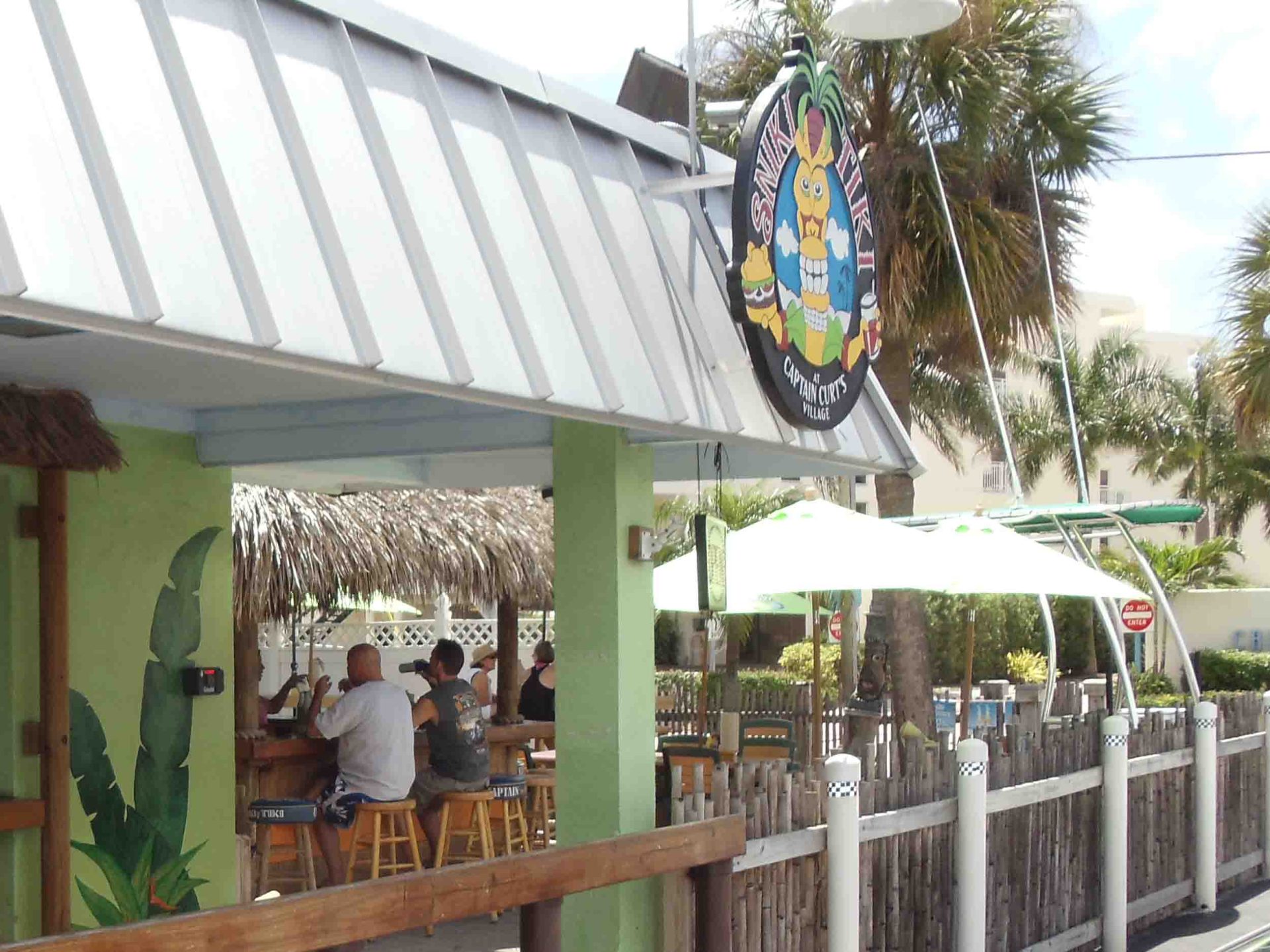Captain Curt's Sniki Tiki, United States of America, Florida beach bar with view at the sea