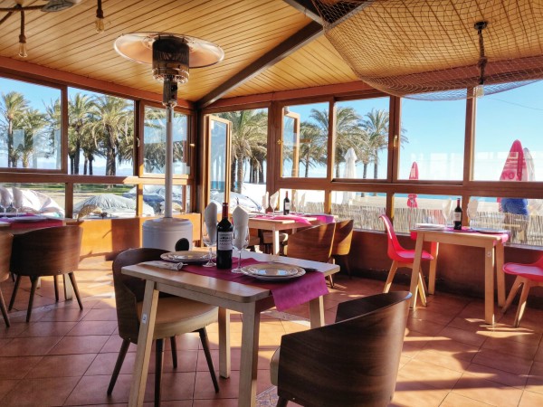 Habla Pez, Spain, Torremolinos beach bar with view at the sea