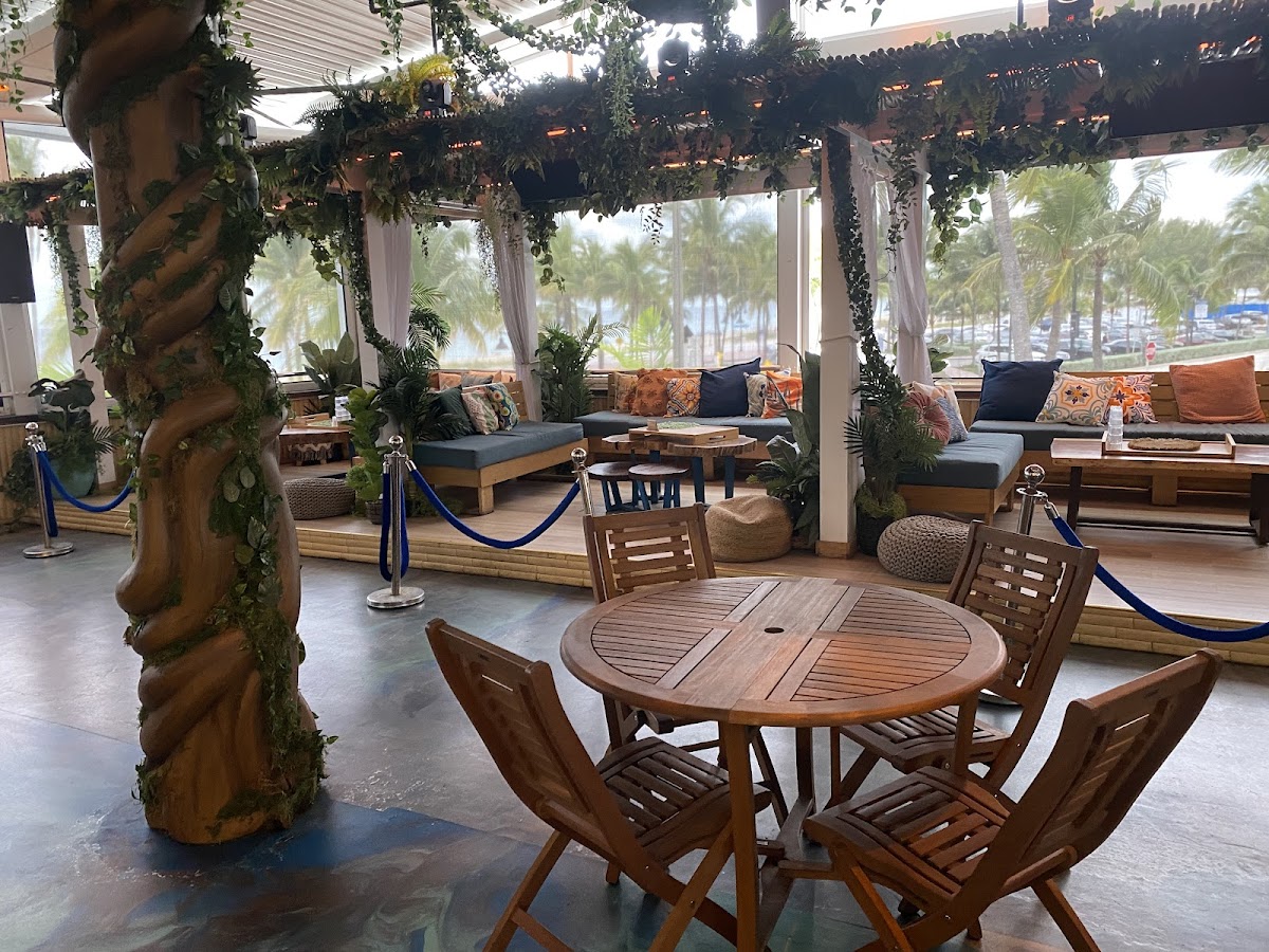 Bo's Beach, United States of America, Florida beach bar with view at the sea