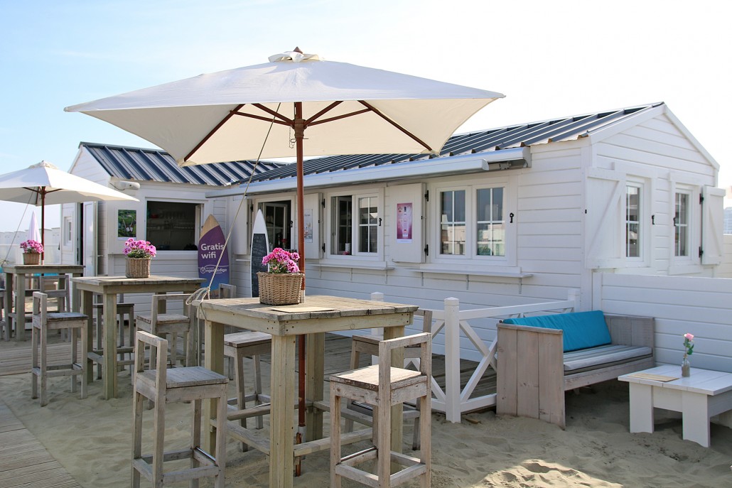 Coconut Beach, Spain, Cádiz beach bar with view at the sea