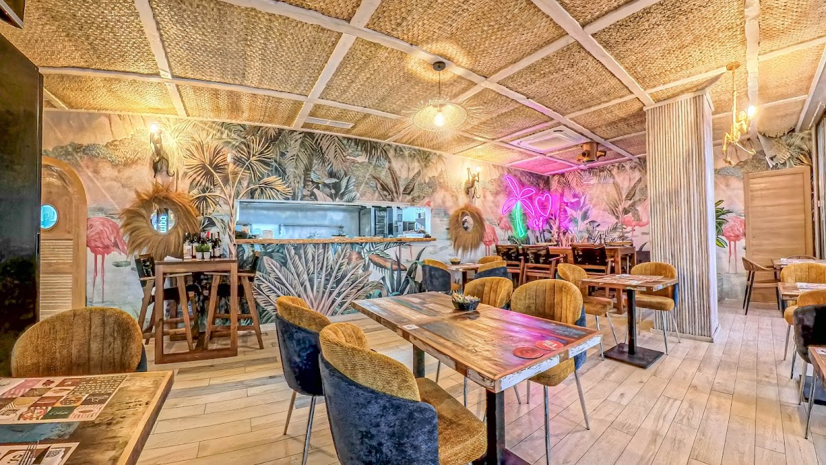 Beach Club La Carihuela - Restaurant & Lounge Bar, Spain, Málaga beach bar with view at the sea