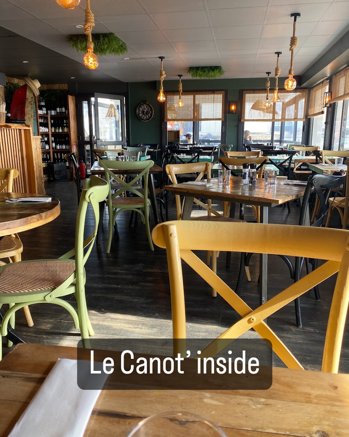 Le Canot, France, Concarneau beach bar with view at the sea