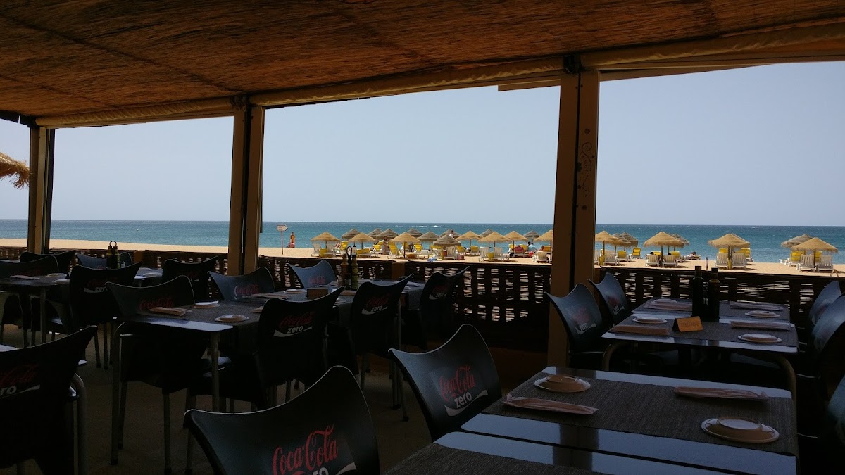Beachspot, Portugal, Albufeira beach bar with view at the sea